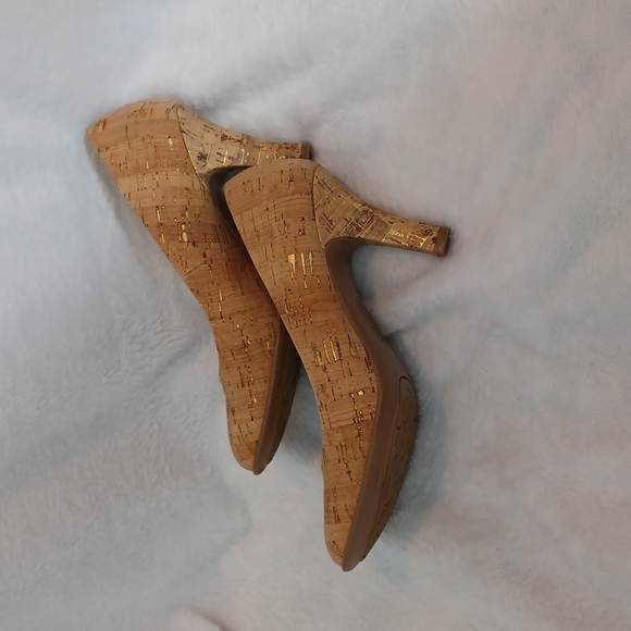 Euro Soft Sofft Cork & Gold Anabelle Heels  Pumps Size 6.5 M - Picture 6 of 6
